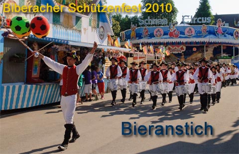 Bieranstich beim Biberacher Sch&uuml;tzenfest 2010. Foto Michael Kettel