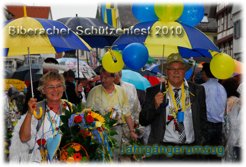 Jahrg&auml;nger Umzug beim Biberacher Sch&uuml;tzenfest 2010. Foto Michael Kettel
